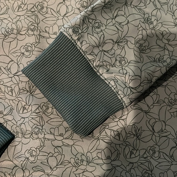 Women’s NWT Masters Magnolia Lane Collection SZ Small Long Sleeve Tech Top - Picture 2 of 6